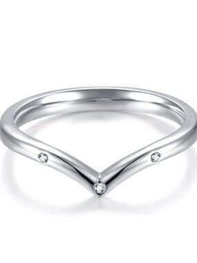 Chevron ring in Sterling Silver with 3 bezel set CZ's